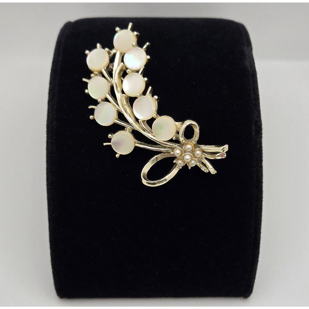 Vintage Brooch Mother Of Pearl Goldtone Floral Pin Dainty Cottagecore Retro Twee - Picture 10 of 12